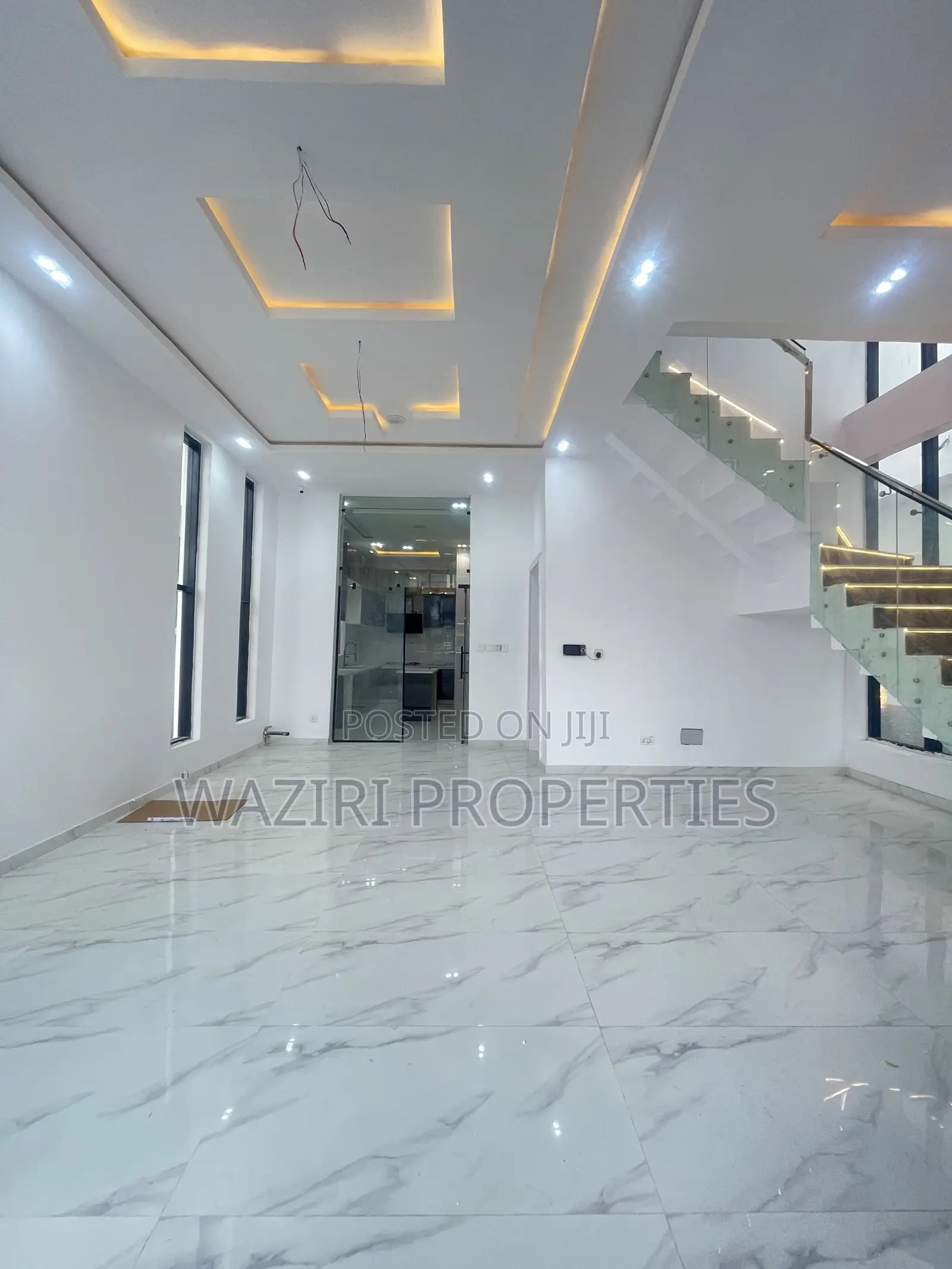 4bdrm Duplex in Chevron for sale in Chevron