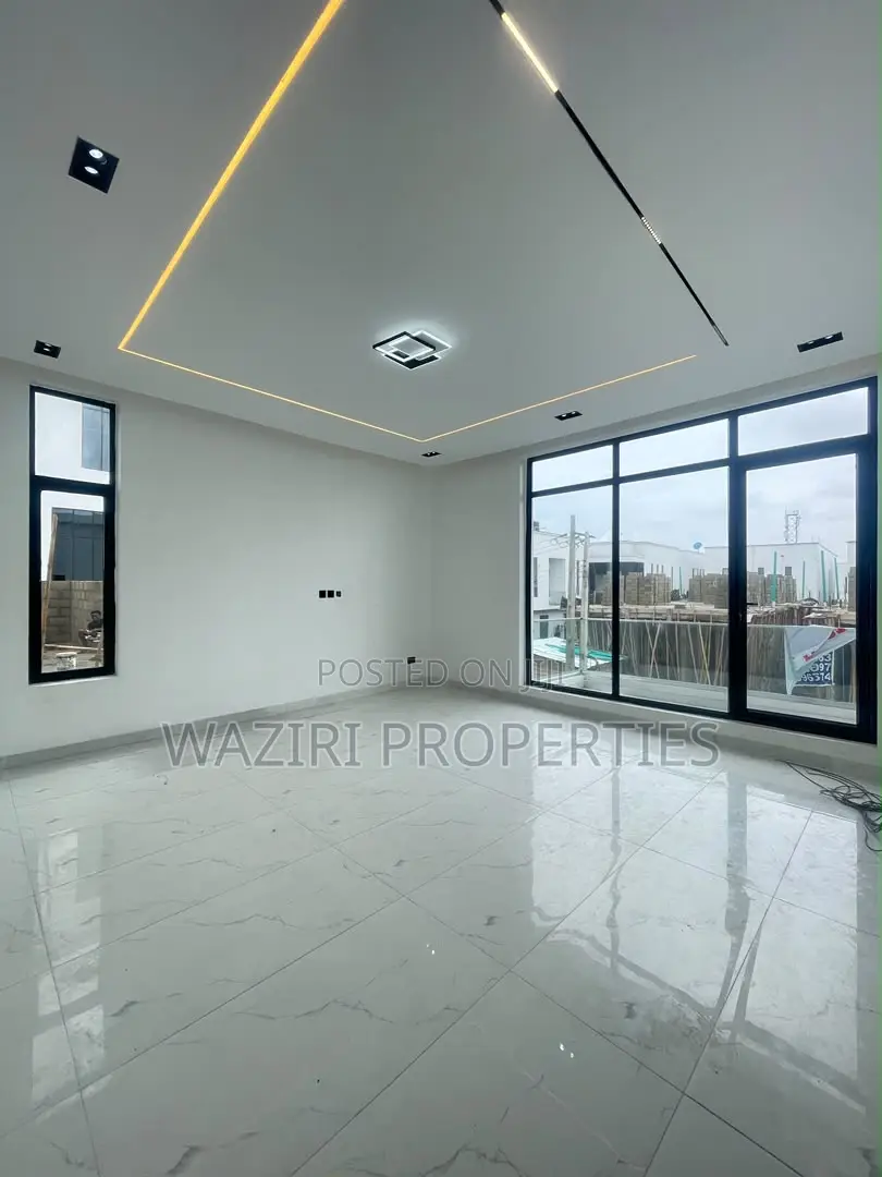4bdrm Duplex in Chevron for sale in Chevron