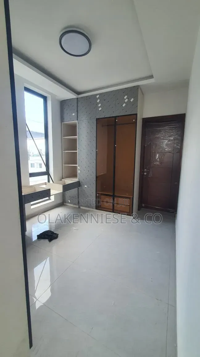 6bdrm House in Banana Island for sale in Banana Island