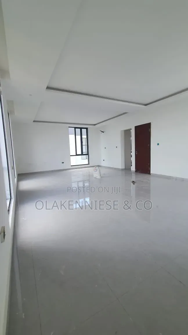 6bdrm House in Banana Island for sale in Banana Island