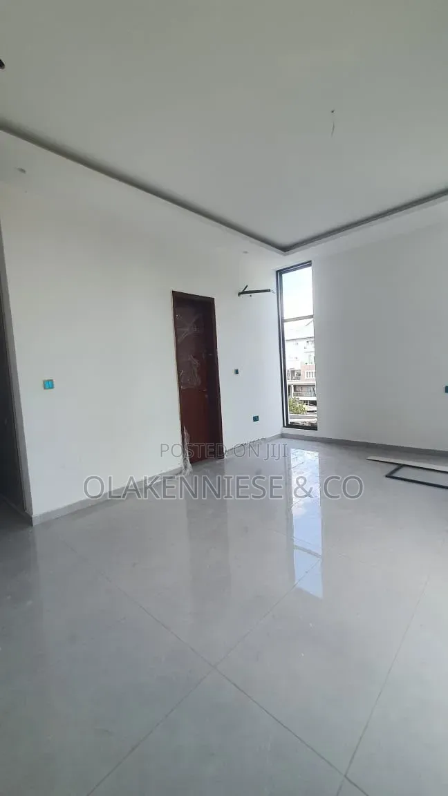 6bdrm House in Banana Island for sale in Banana Island