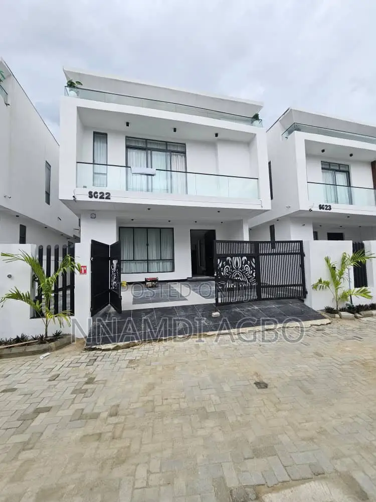 5bdrm Duplex in Chevron for sale in Chevron