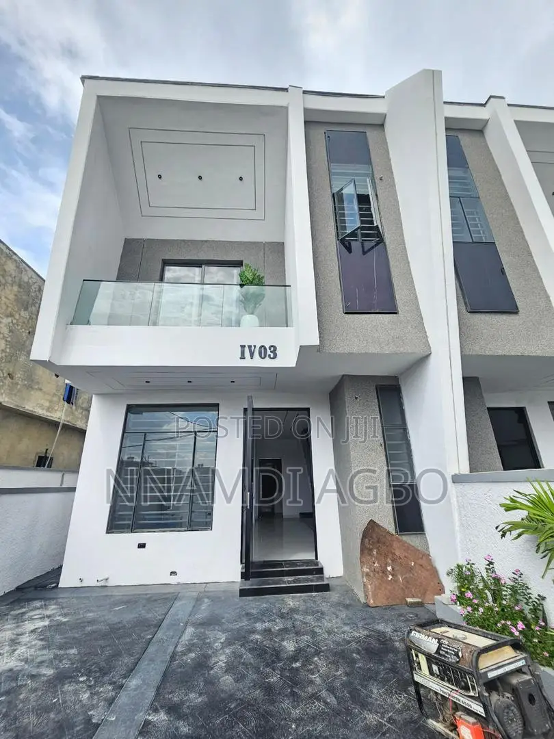 4bdrm Duplex in Ikota for sale in Ikota