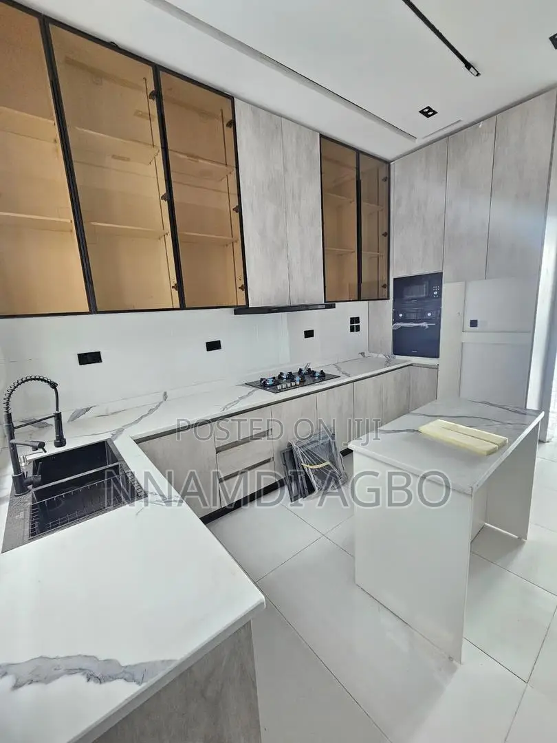 4bdrm Duplex in Ikota for sale in Ikota