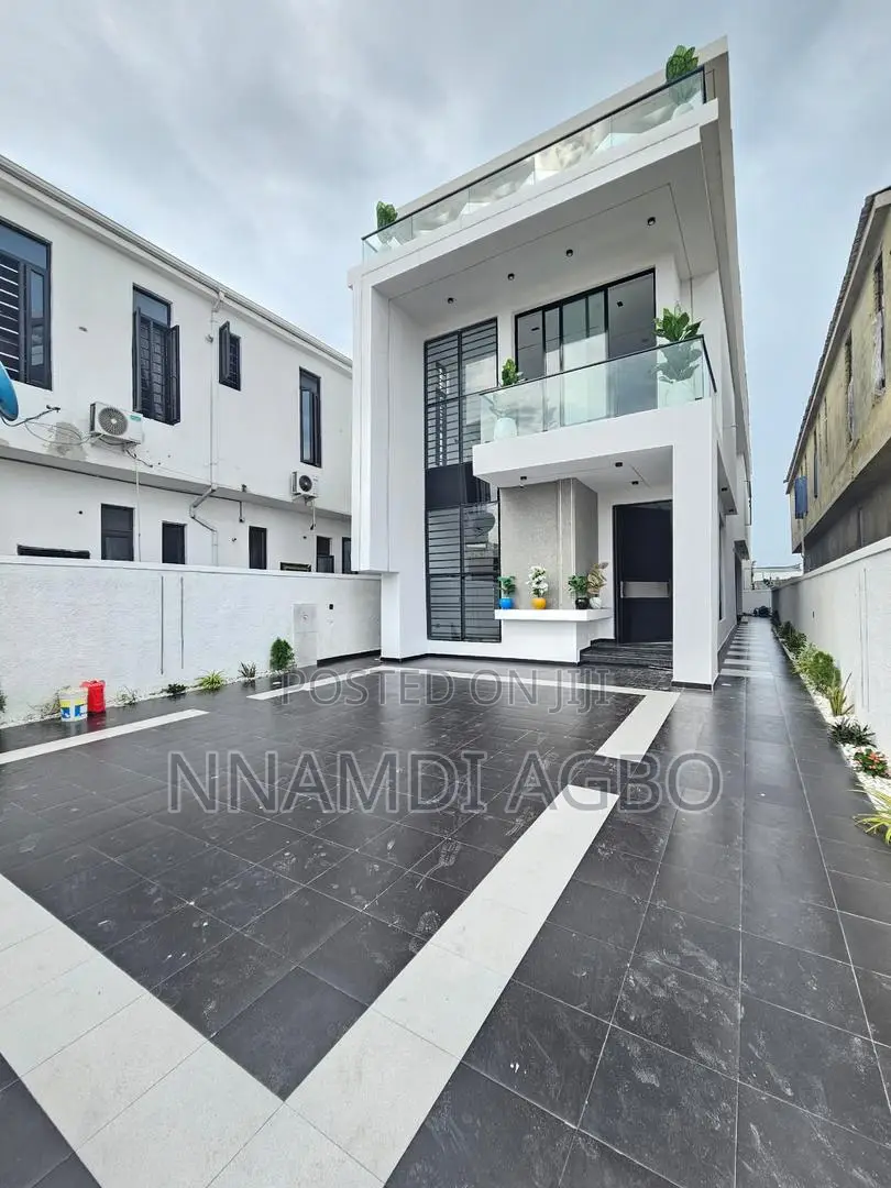 5bdrm Duplex in Ikota for sale in Ikota
