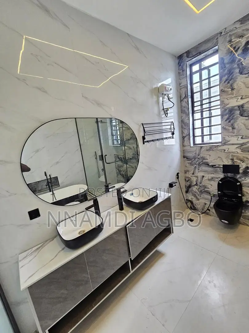 5bdrm Duplex in Ikota for sale in Ikota