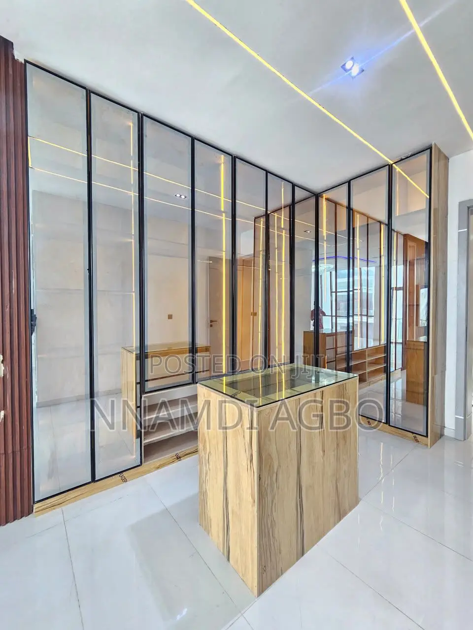 5bdrm Duplex in Chevron for sale in Chevron