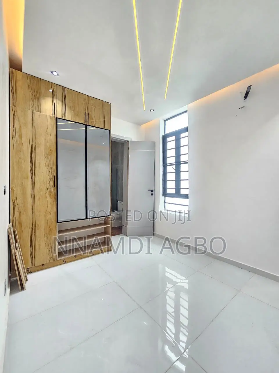 5bdrm Duplex in Chevron for sale in Chevron