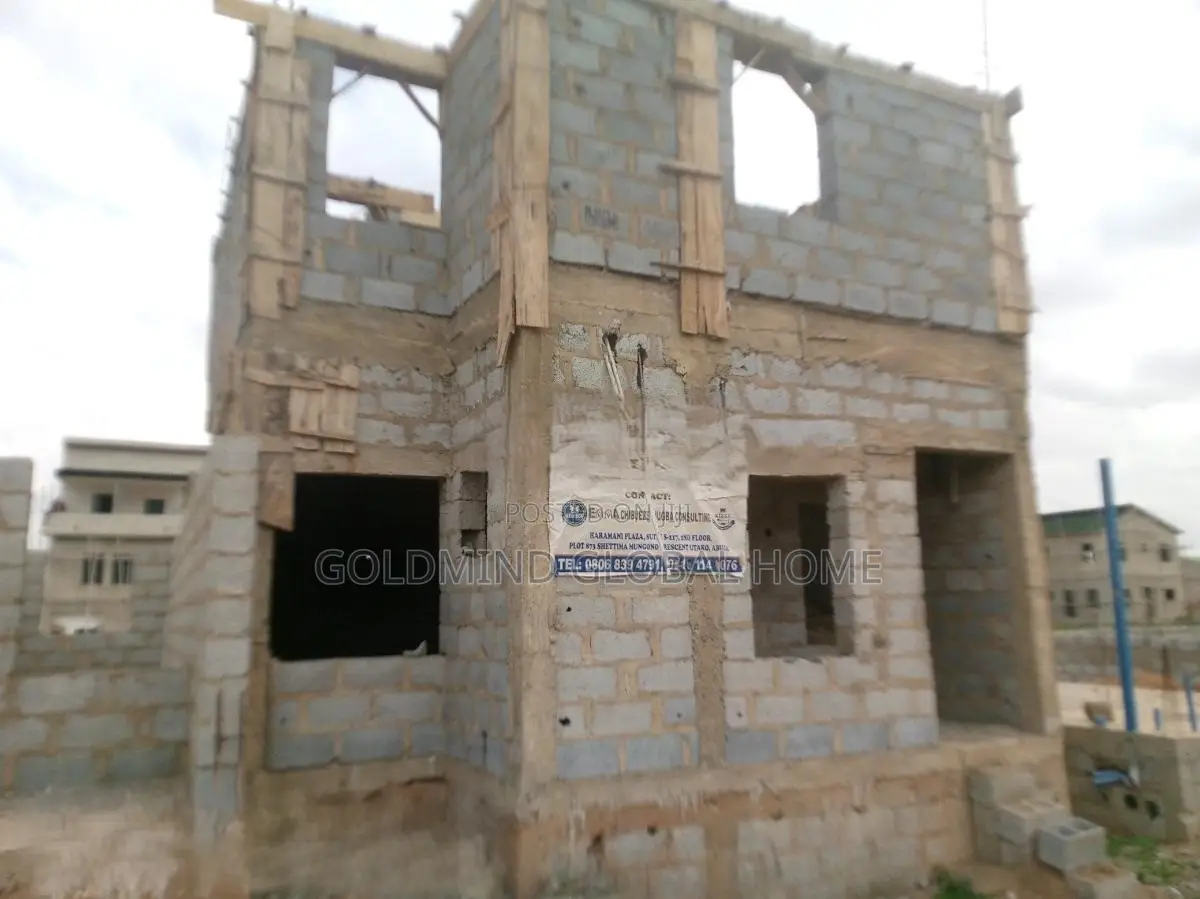 3bdrm Duplex in Lugbe District for sale in Sabon Lugbe