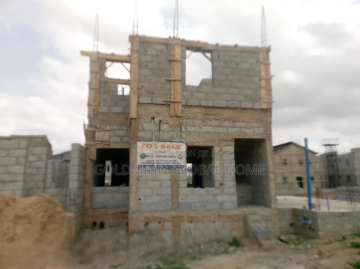 3bdrm Duplex in Lugbe District for sale in Sabon Lugbe