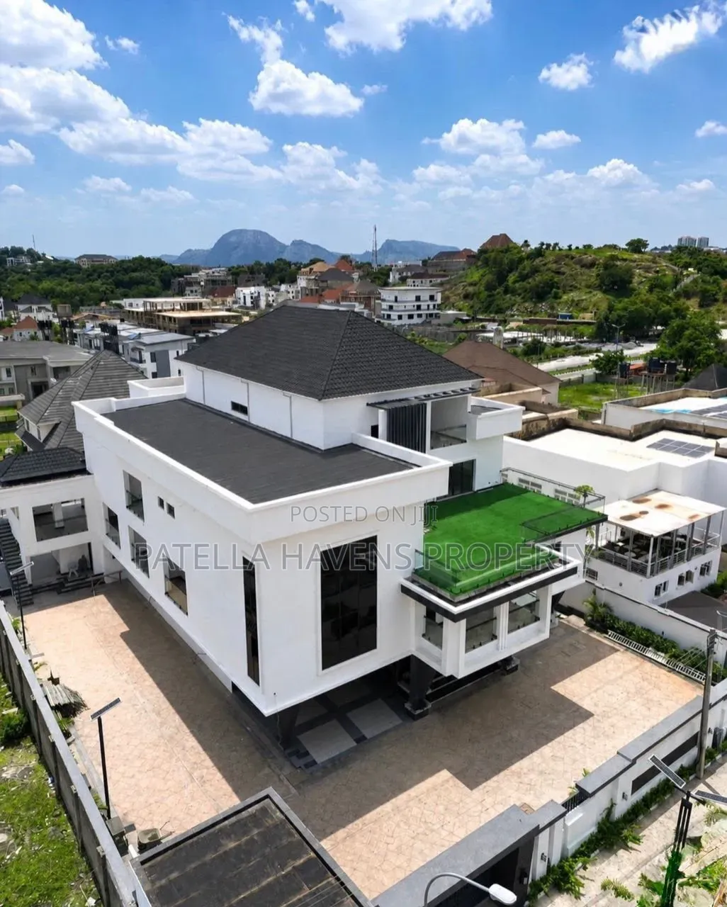 9bdrm Duplex in Guzape District for sale in Guzape District
