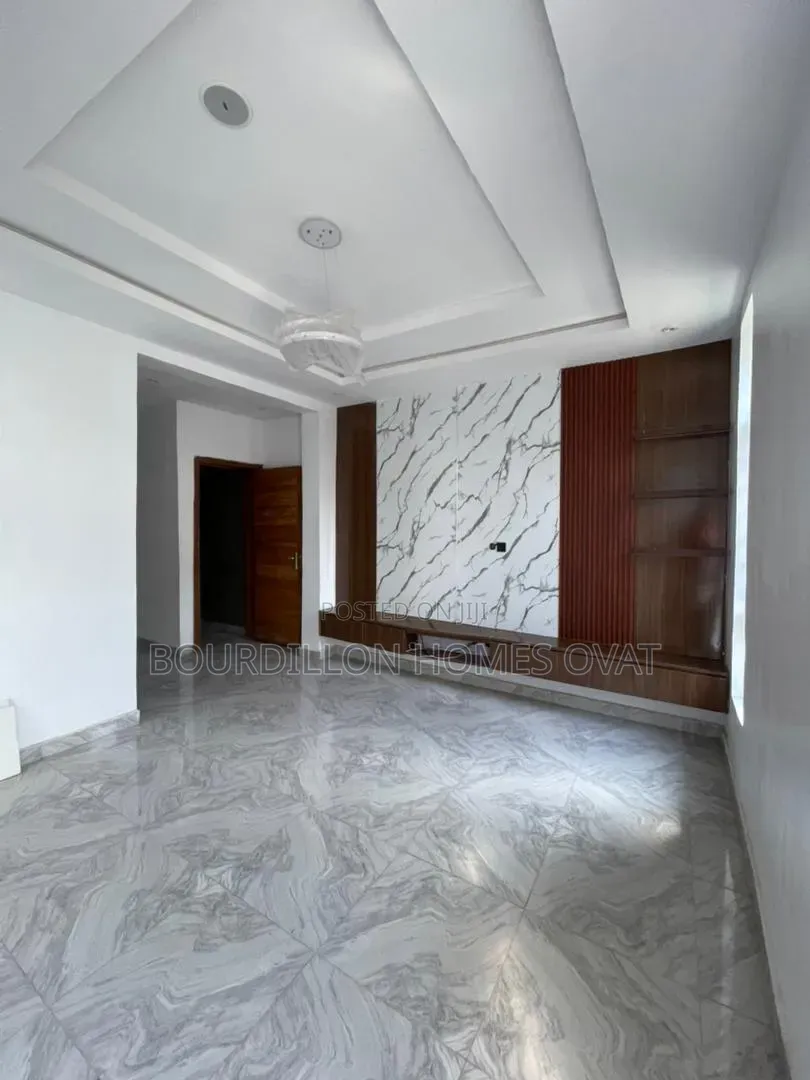 1bdrm Apartment in Ikota Lekki Lagos for sale in Ikota