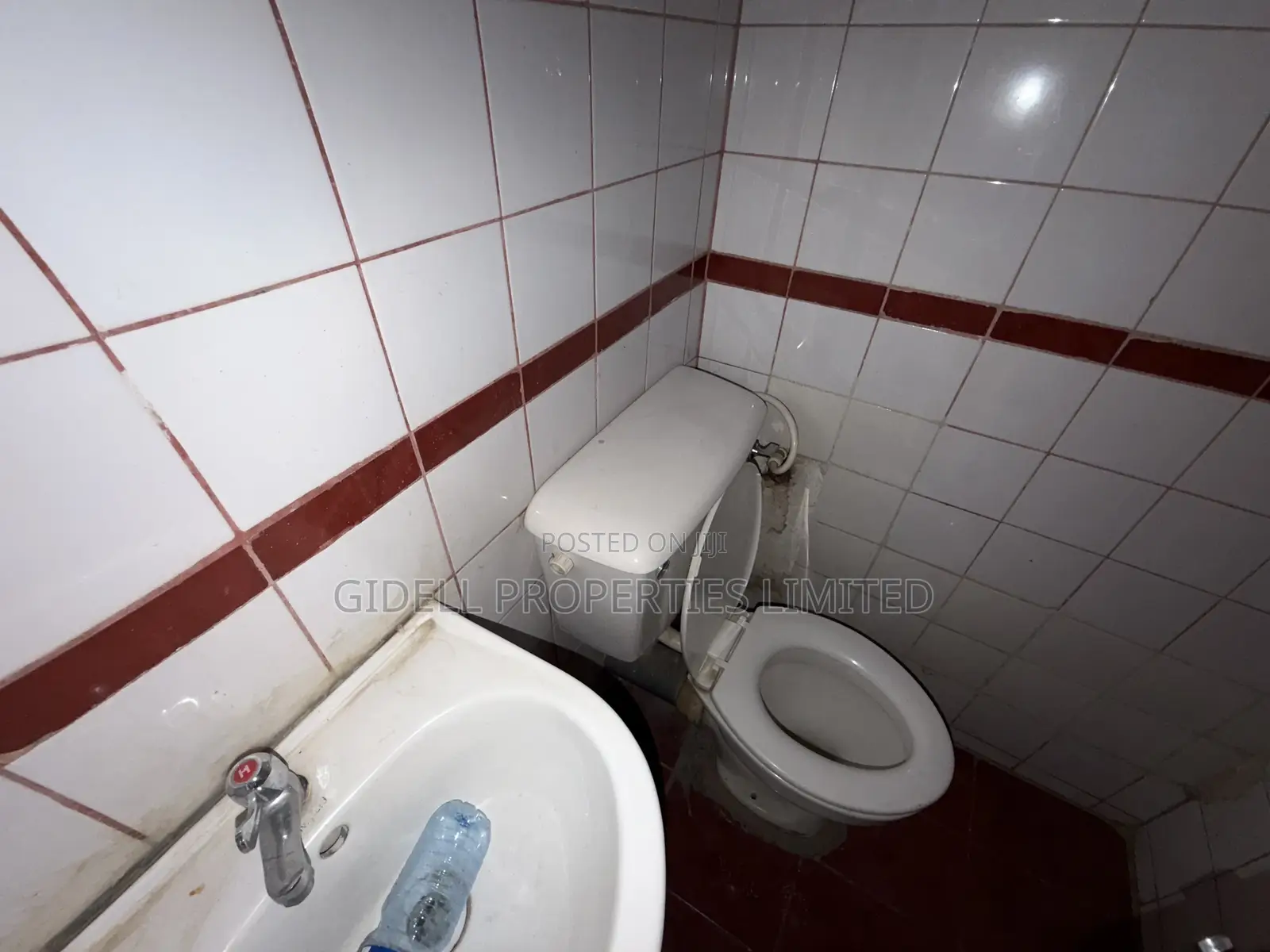 Office / Shop Space on the Second Floor in a Strategic Location in Wuse 2