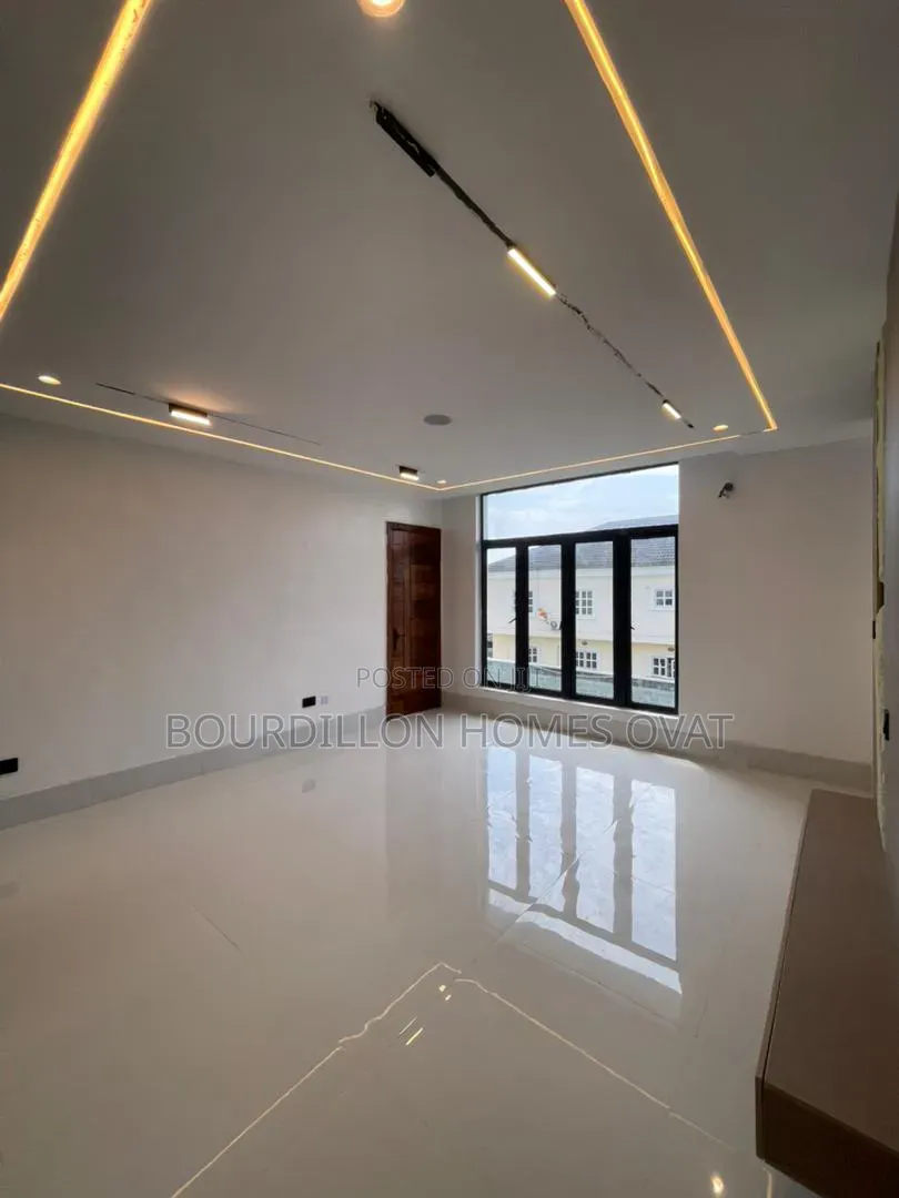 5bdrm Duplex in Vgc Lekki Lagos for sale in VGC / Ajah