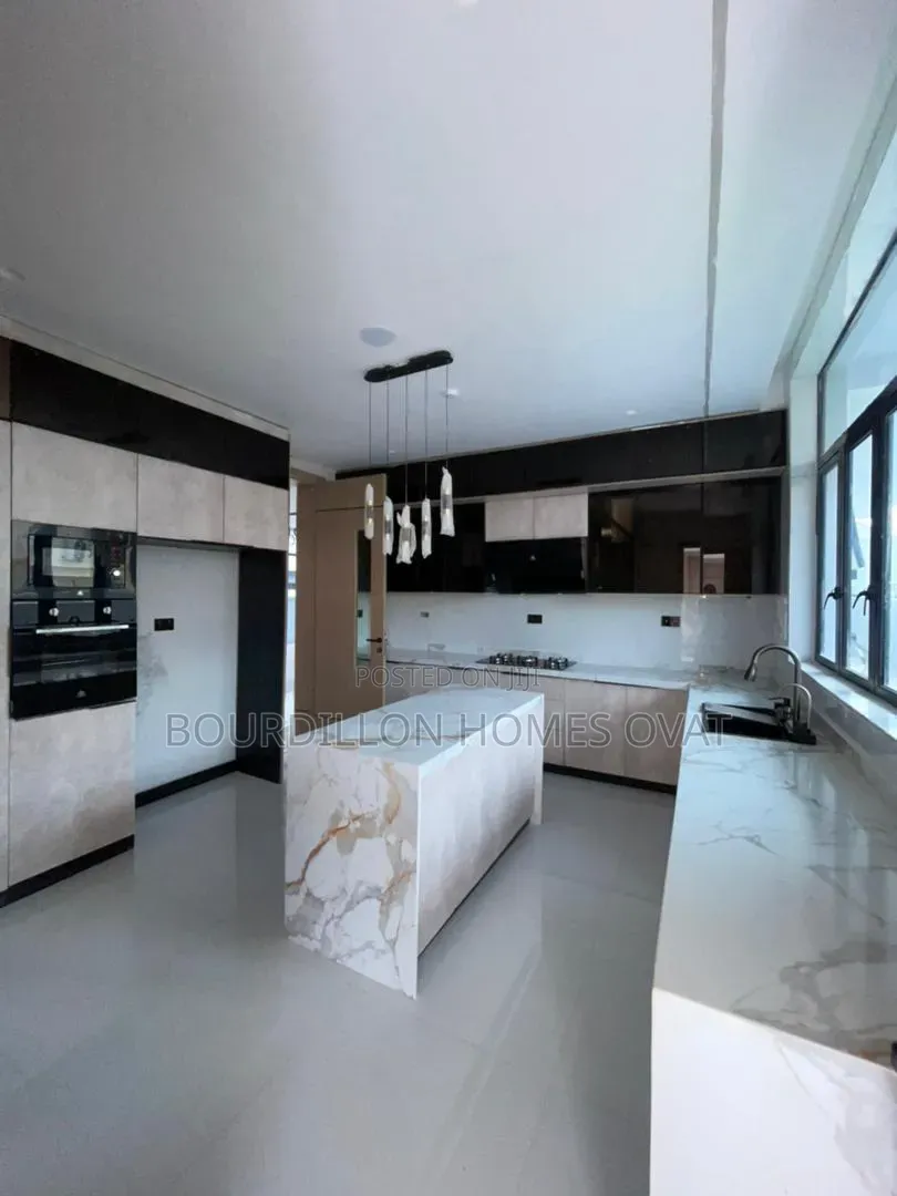 5bdrm Duplex in Vgc Lekki Lagos for sale in VGC / Ajah