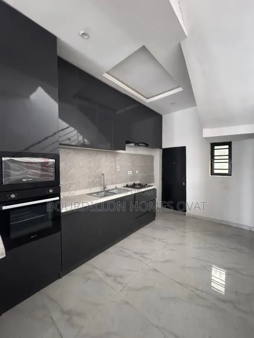 2bdrm Apartment in Ikate Lekki Lagos for rent in Ikate