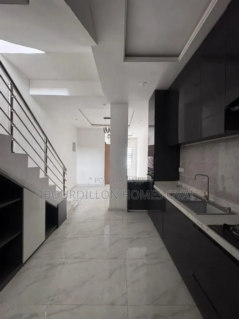 2bdrm Apartment in Ikate Lekki Lagos for rent in Ikate