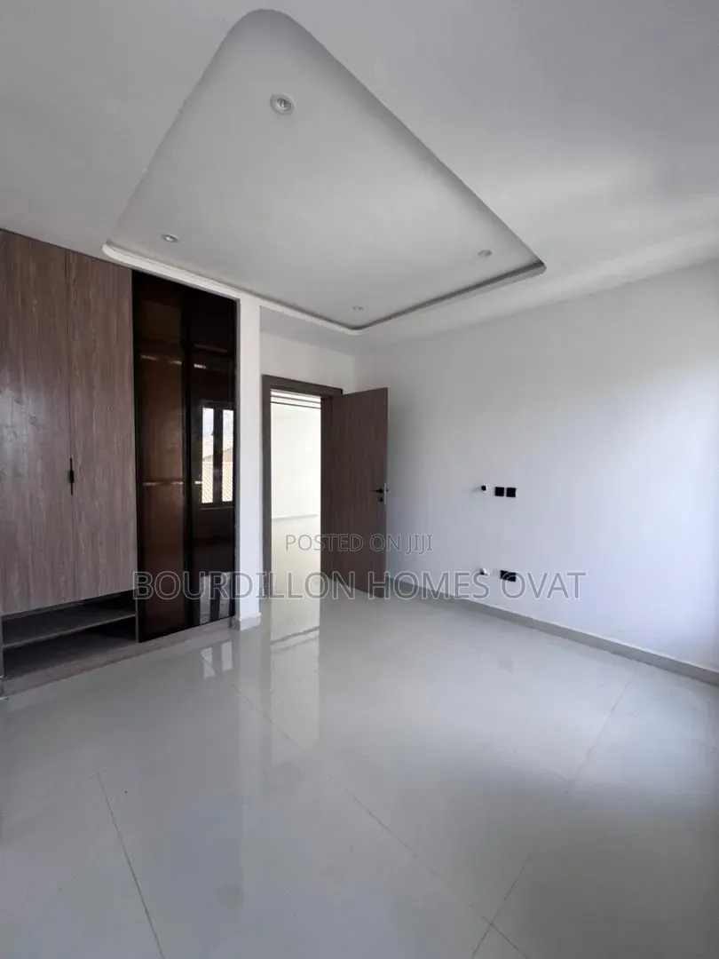 2bdrm Apartment in Lekki Phase 1 for rent in Lekki Phase 1