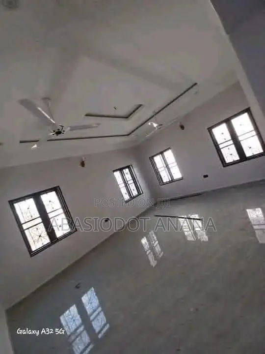 2bdrm Apartment in Ekom Iman, Uyo for rent in Uyo