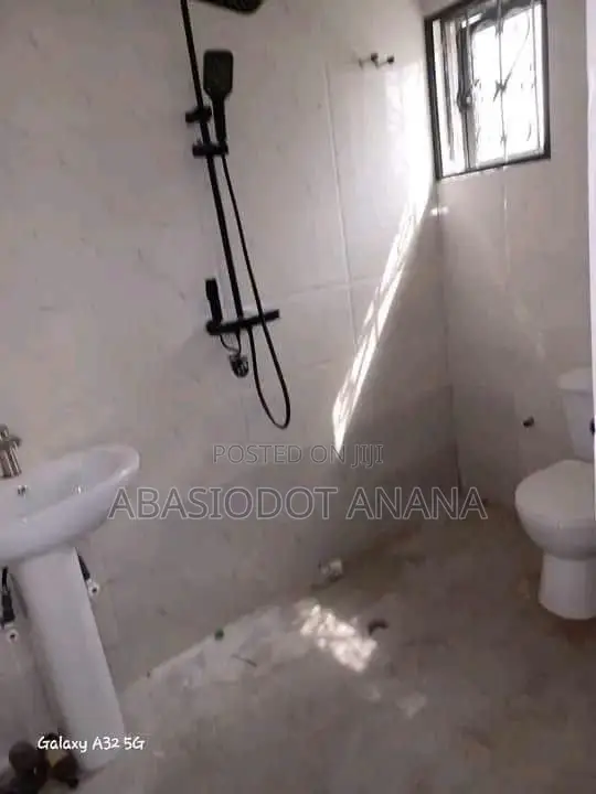 2bdrm Apartment in Ekom Iman, Uyo for rent in Uyo