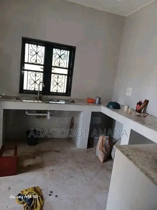 2bdrm Apartment in Ekom Iman, Uyo for rent in Uyo