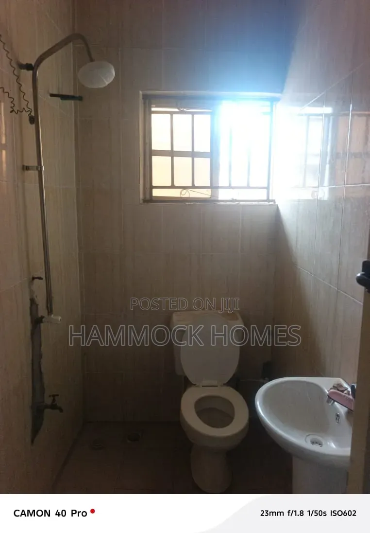 3bdrm Block of Flats in Okebadan Estate., Akobo for rent in Akobo