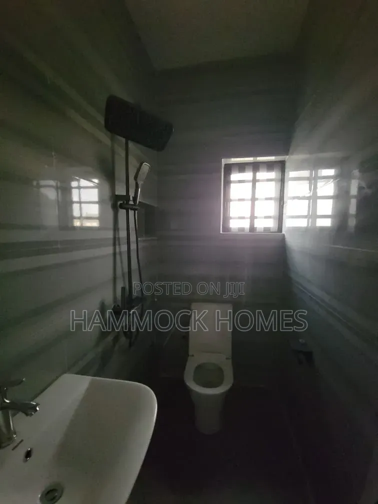 3bdrm Duplex in Kolapo Ishola Gra, Akobo for rent in Akobo