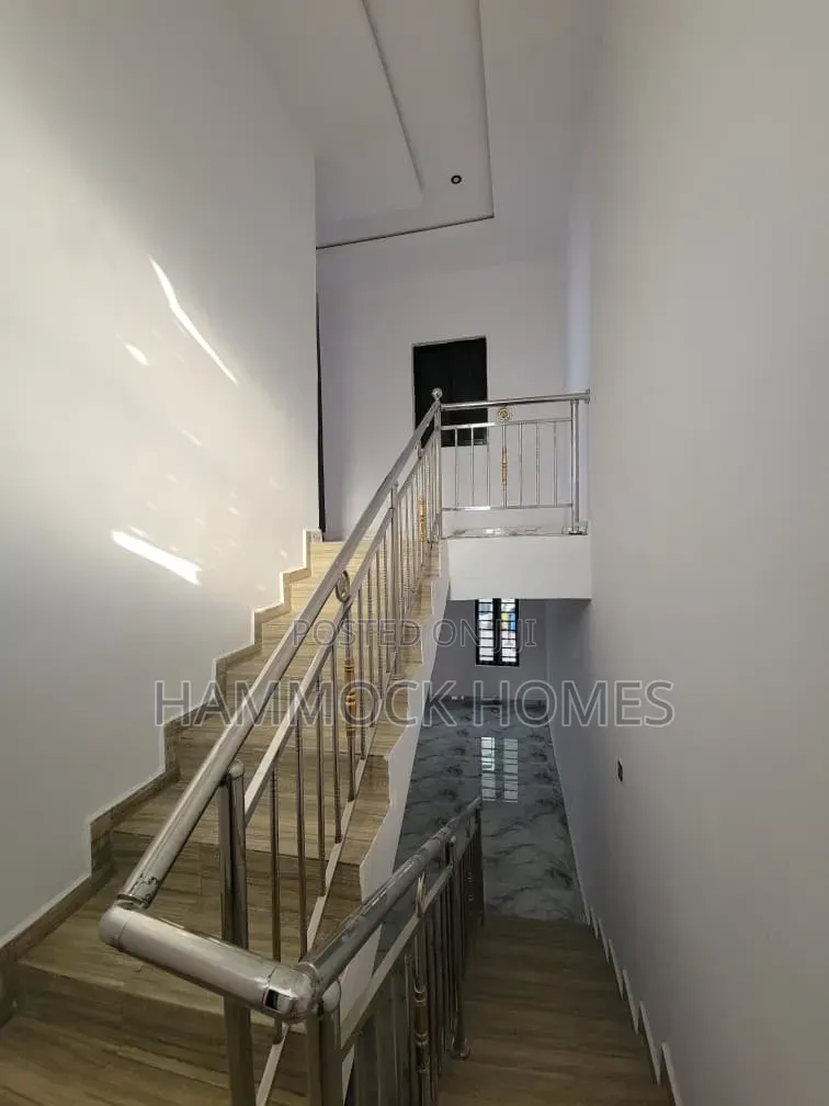 3bdrm Duplex in Kolapo Ishola Gra, Akobo for rent in Akobo