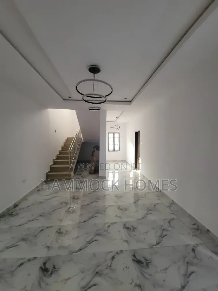 3bdrm Duplex in Kolapo Ishola Gra, Akobo for rent in Akobo