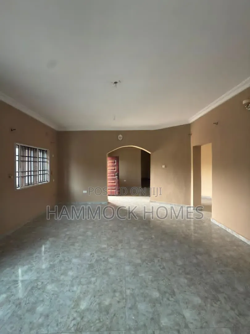 2bdrm Block of Flats in New Bodija Estate for rent in Bodija