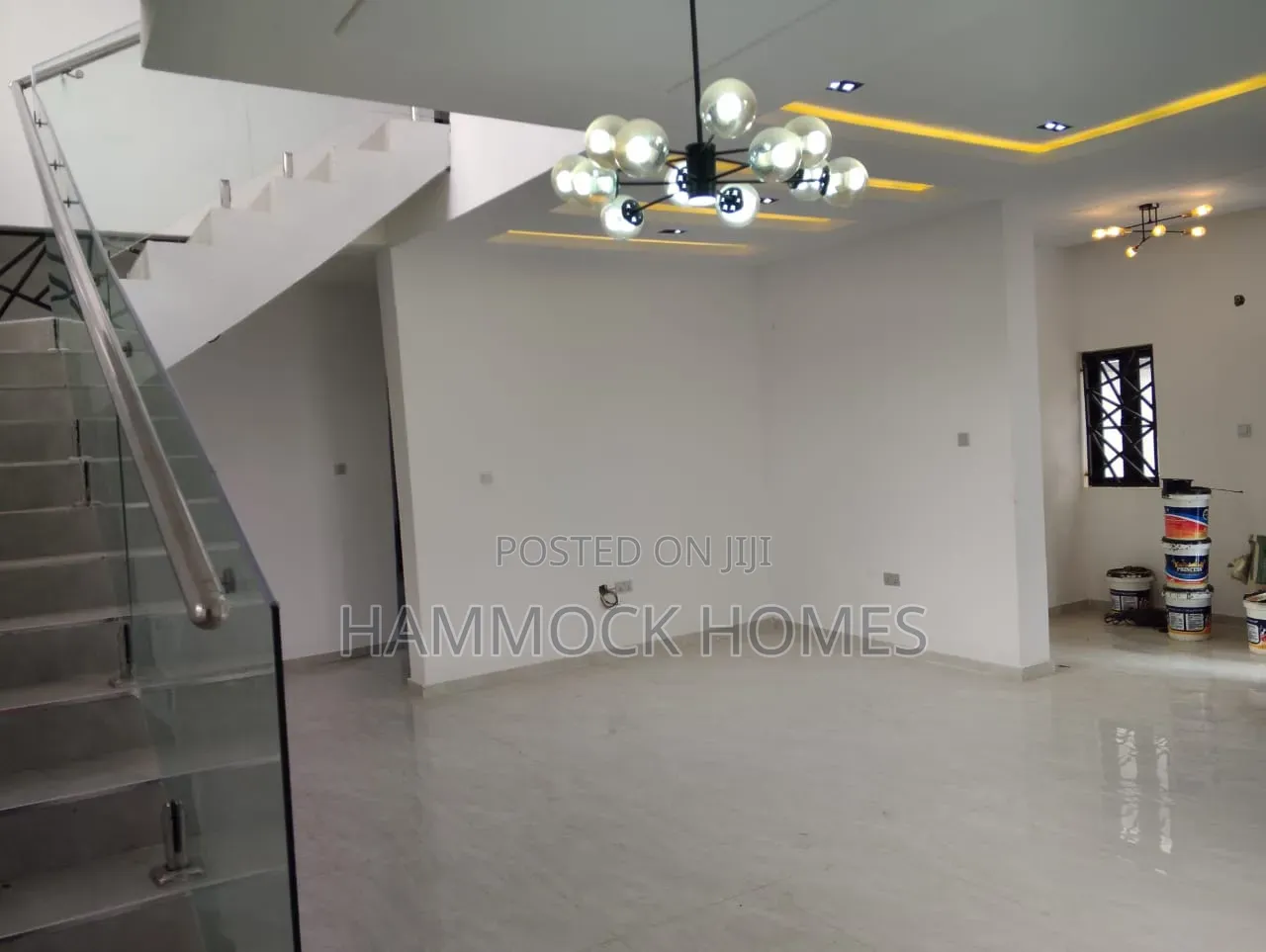 5bdrm Duplex in Alalubosa for sale in Alalubosa