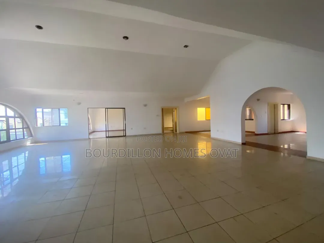 2bdrm Apartment in Lekki Phase 1 for rent in Lekki Phase 1