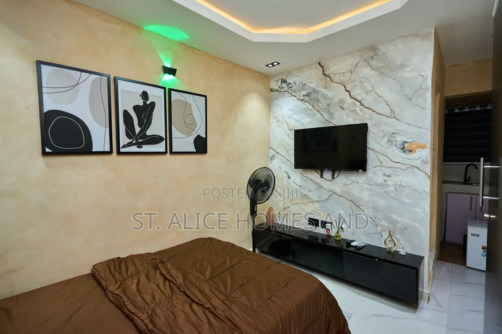 L & L Isimi Urban Studio Apartment, Gbagada, Lagos in Pedro