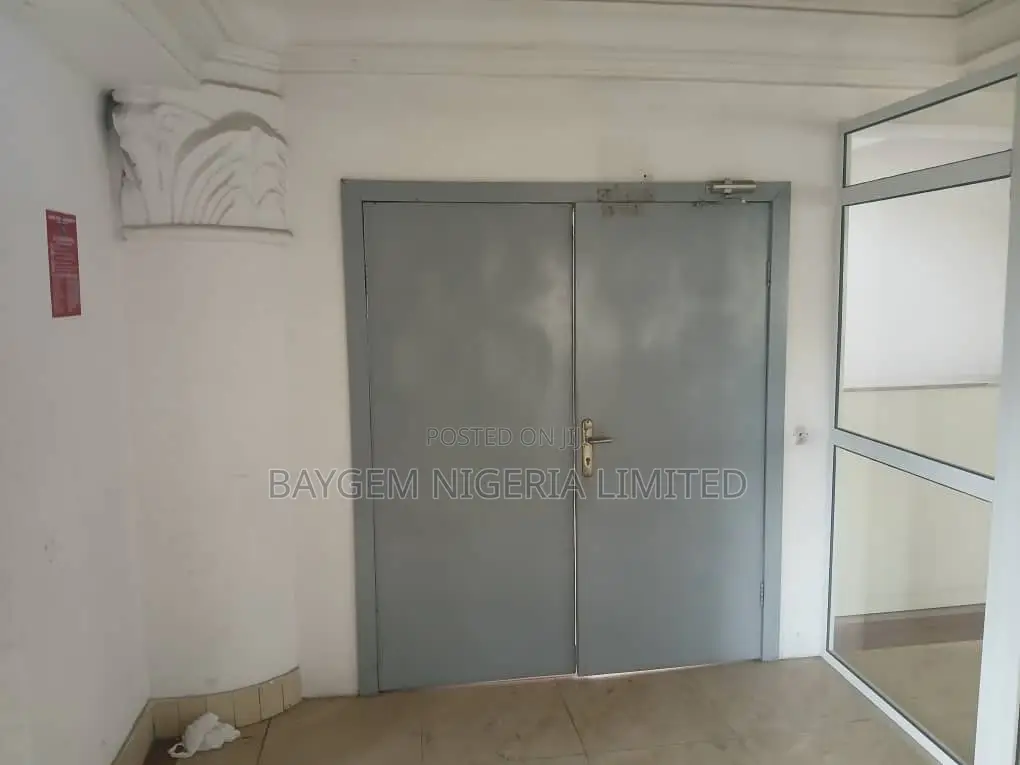 For Lease 203sqm 21sqm Office Space Available on the First Floor in Ademola Adetokunbo