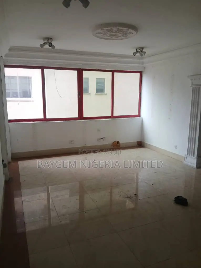 For Lease 203sqm 21sqm Office Space Available on the First Floor in Ademola Adetokunbo
