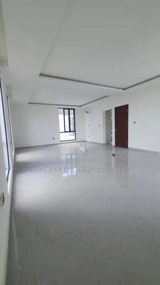 6bdrm Duplex in Banana Island for sale in Banana Island