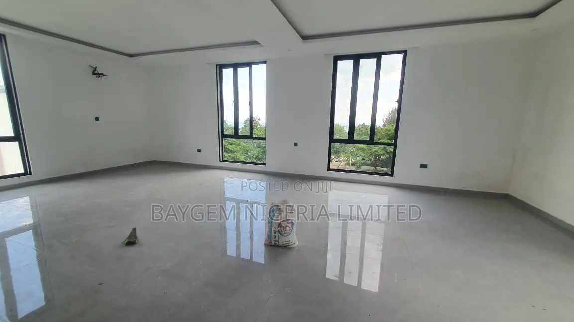 6bdrm Duplex in Banana Island for sale in Banana Island