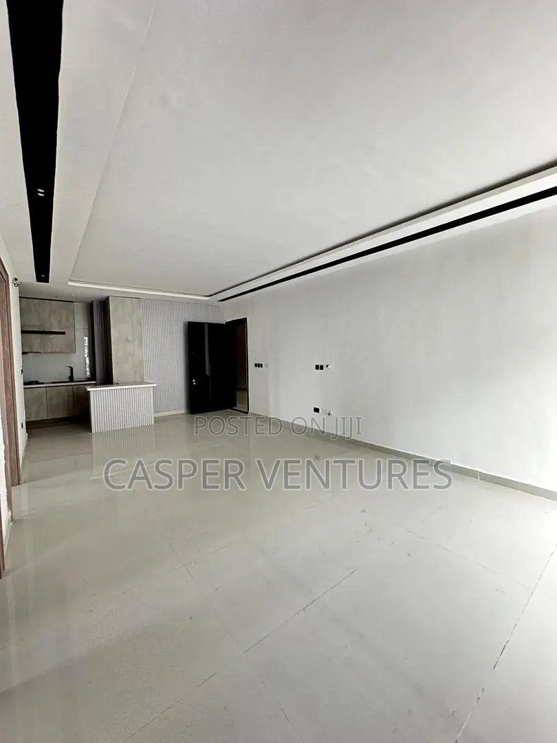 2bdrm Apartment in Admiralty Way, Lekki Phase 1 for sale in Lekki Phase 1