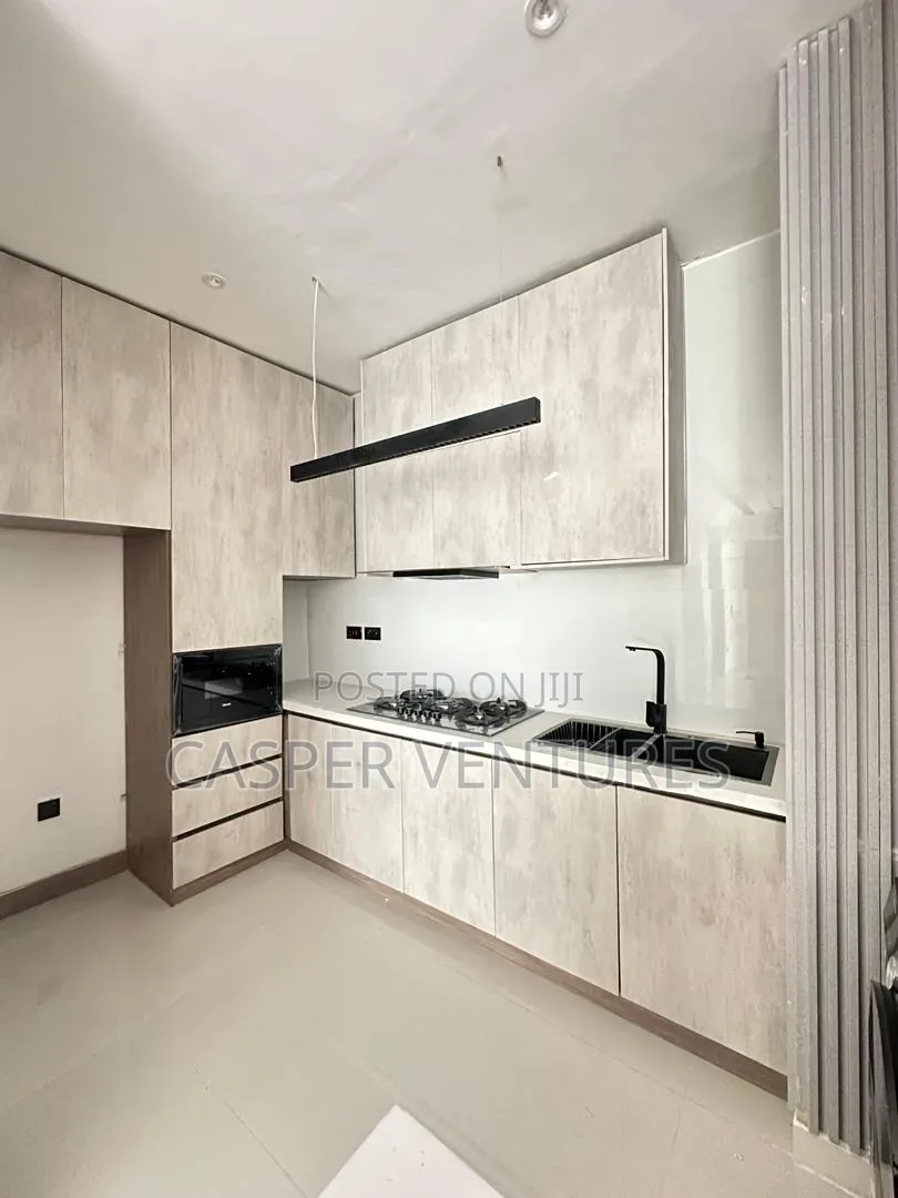 2bdrm Apartment in Admiralty Way, Lekki Phase 1 for sale in Lekki Phase 1
