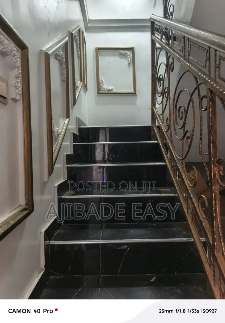 7bdrm Duplex in Olowo Estate, Iseri Olofin for sale in Iseri Olofin