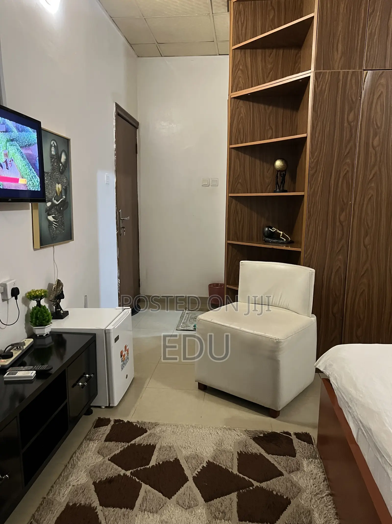 A Super Selfcon Apartment- Queen in Kaura