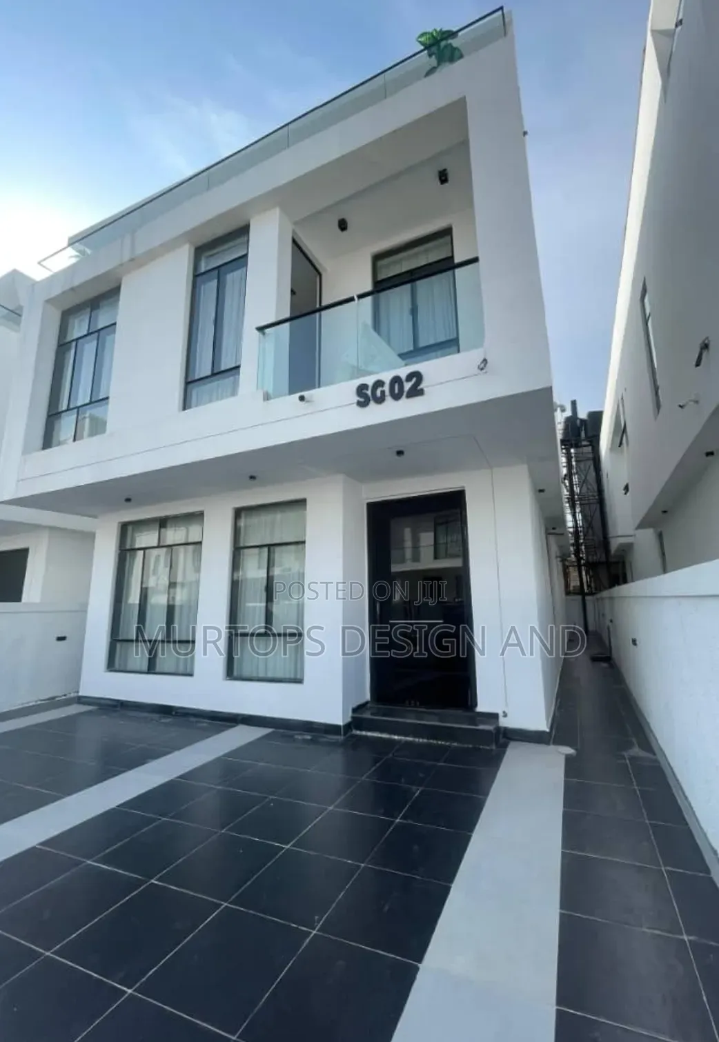 5bdrm Duplex in Chevron for rent in Chevron
