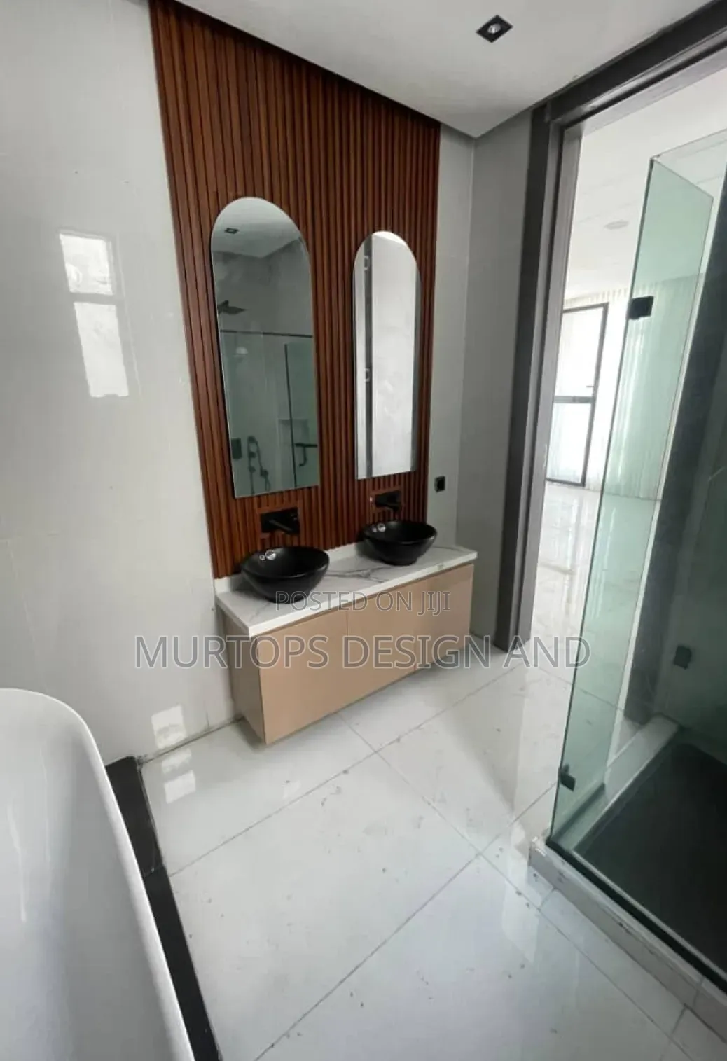5bdrm Duplex in Chevron for rent in Chevron