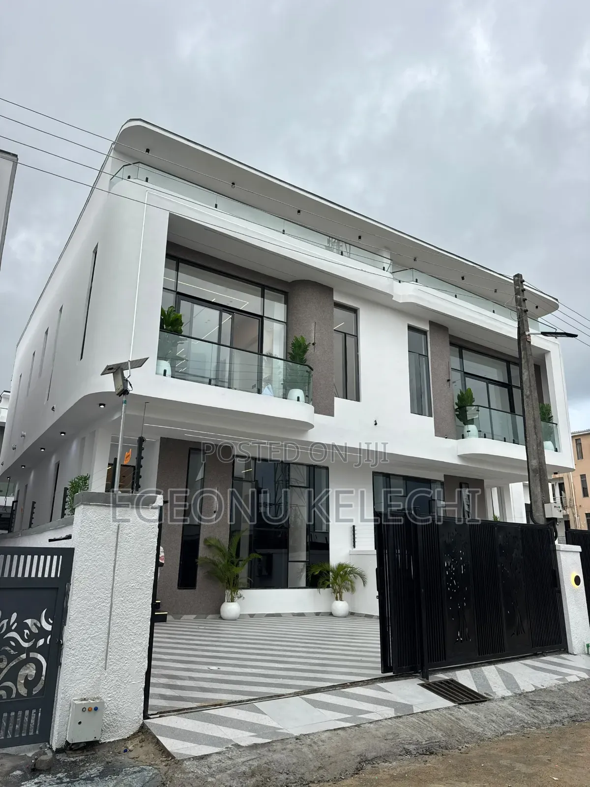 4bdrm Duplex in Ikota for sale in Ikota