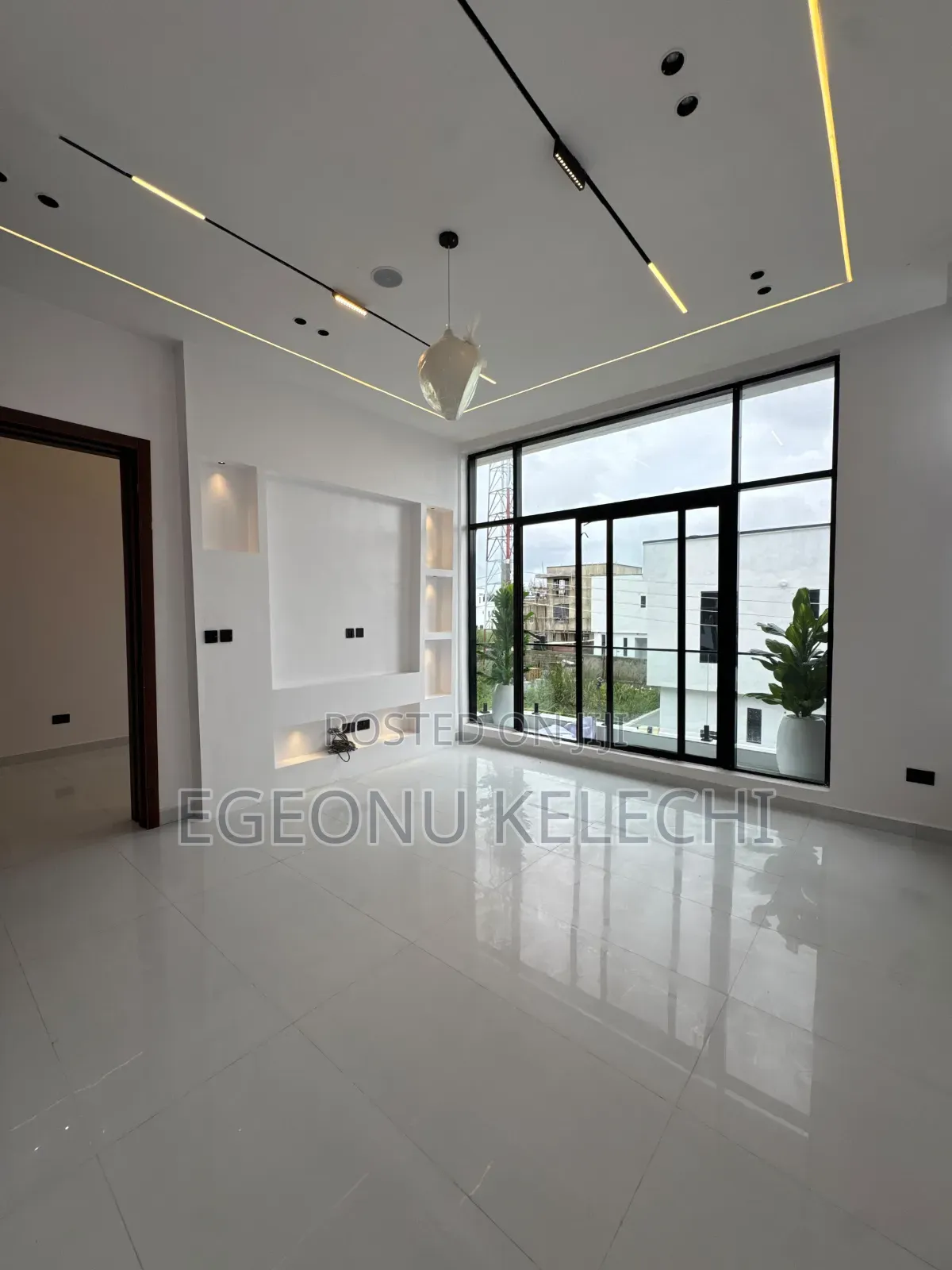 4bdrm Duplex in Ikota for sale in Ikota