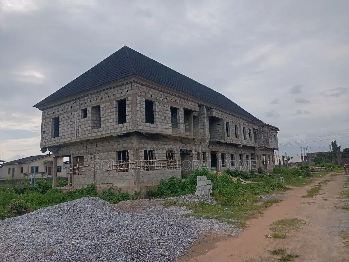 2bdrm Duplex in Lugbe District. for sale in Sabon Lugbe