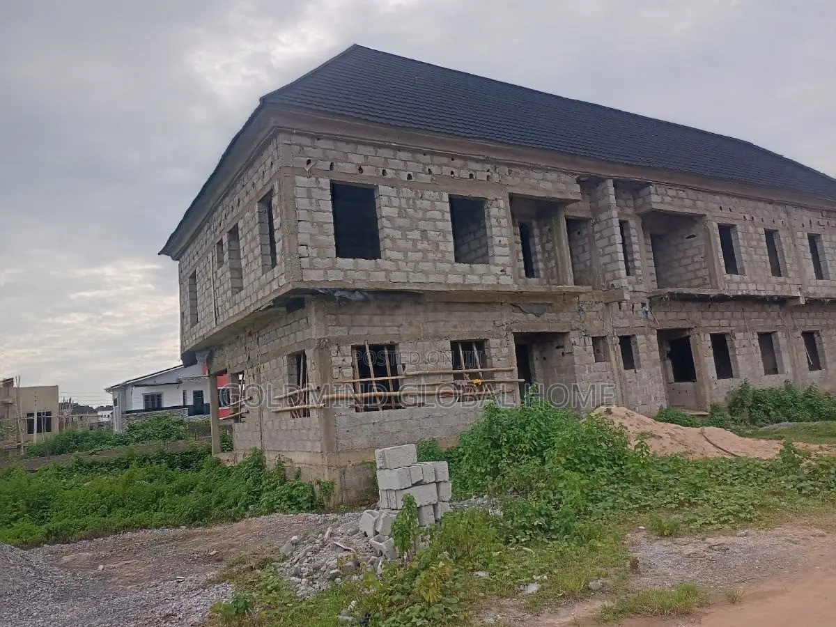 2bdrm Duplex in Lugbe District. for sale in Sabon Lugbe