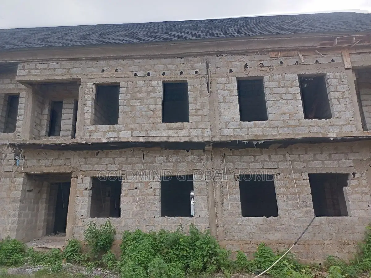 2bdrm Duplex in Lugbe District. for sale in Sabon Lugbe