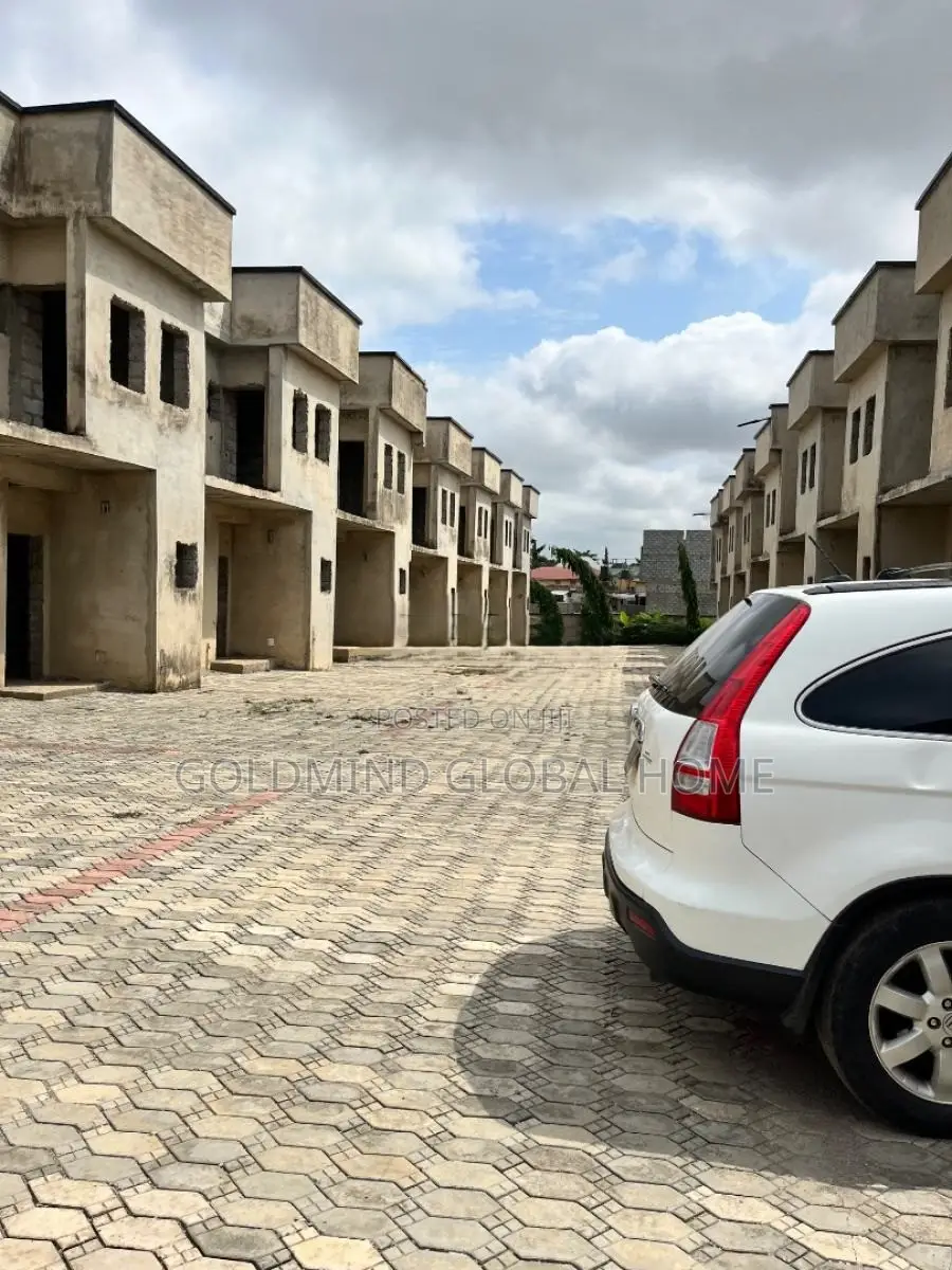 3bdrm Duplex in Lugbe District., FHA for sale in FHA
