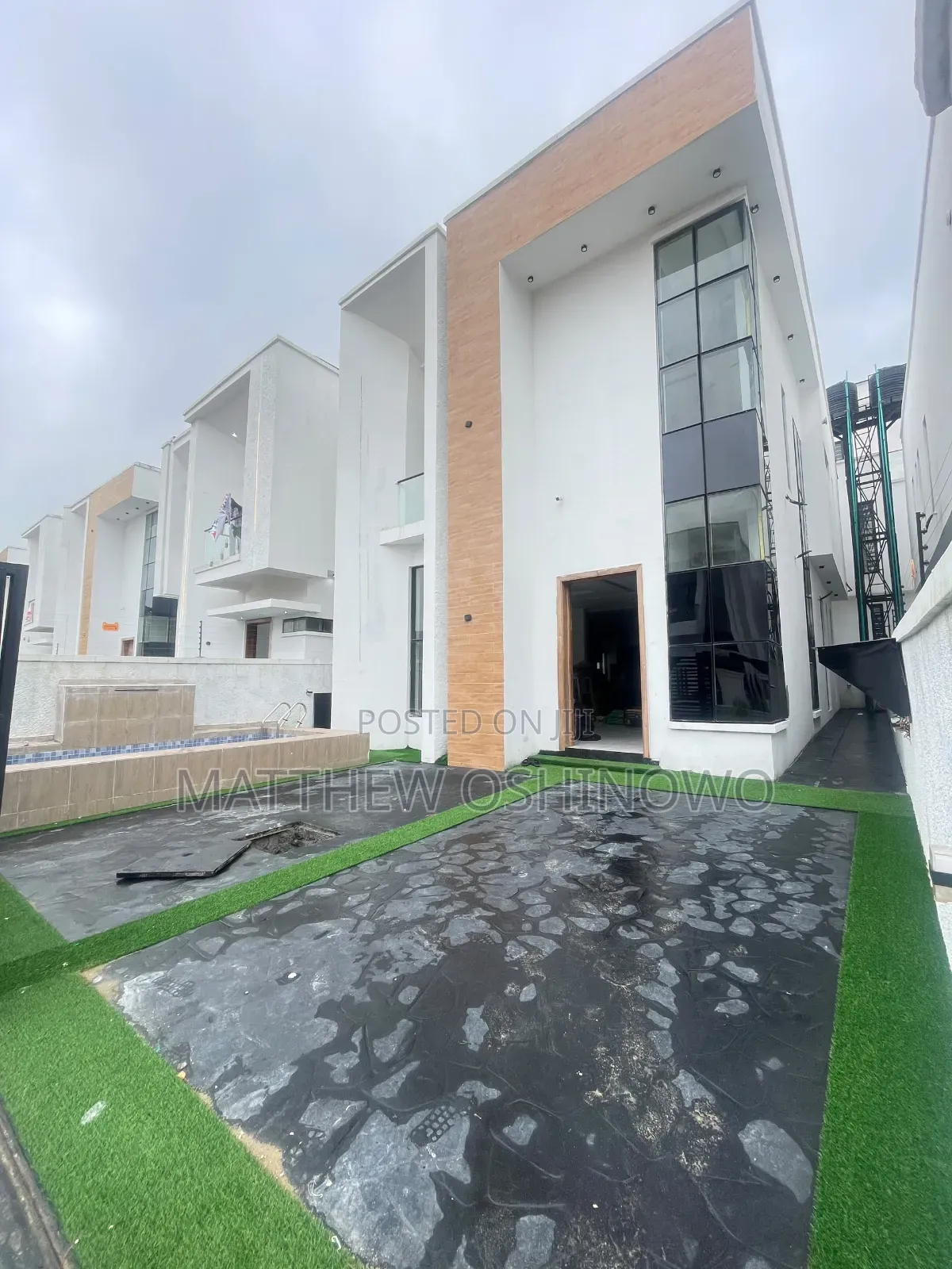 Furnished 4bdrm Duplex in Lekki, Chevron for sale in Chevron
